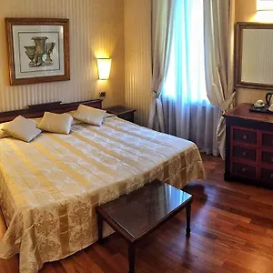 Hotel Cecil, Rzym