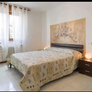 Appartamento Yellow House 